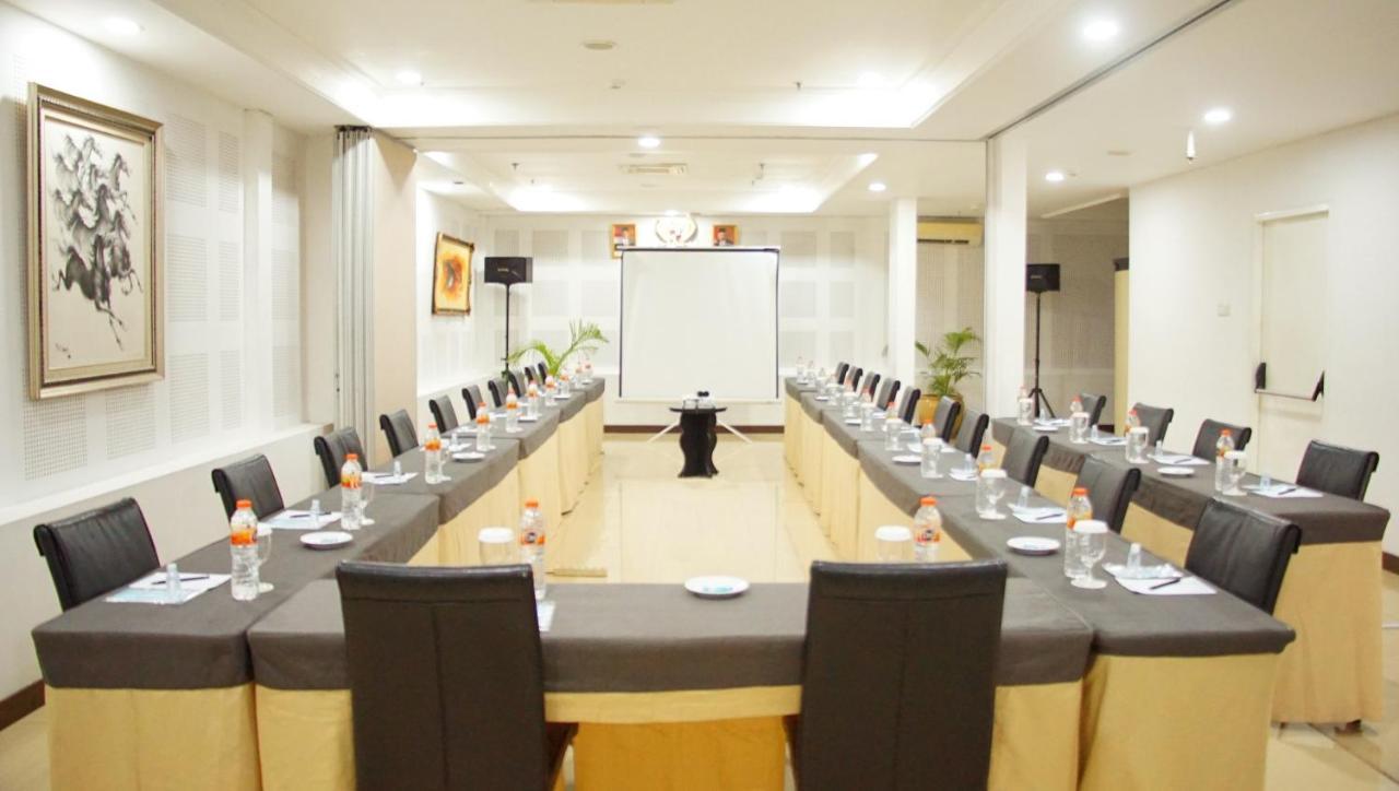 Gp Mega Kuningan Jakarta Luaran gambar